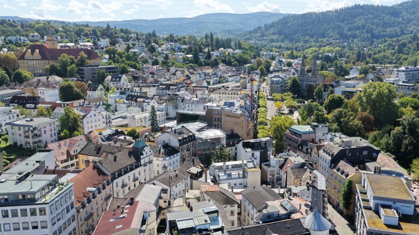 Luftaufnahme von Baden-Baden – Drohnenfotografie von Beck360