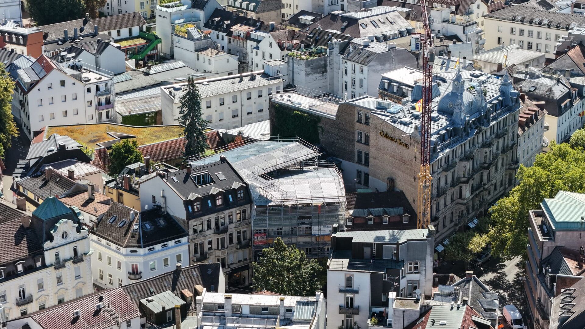 Baustelle mit Kran Altstadt